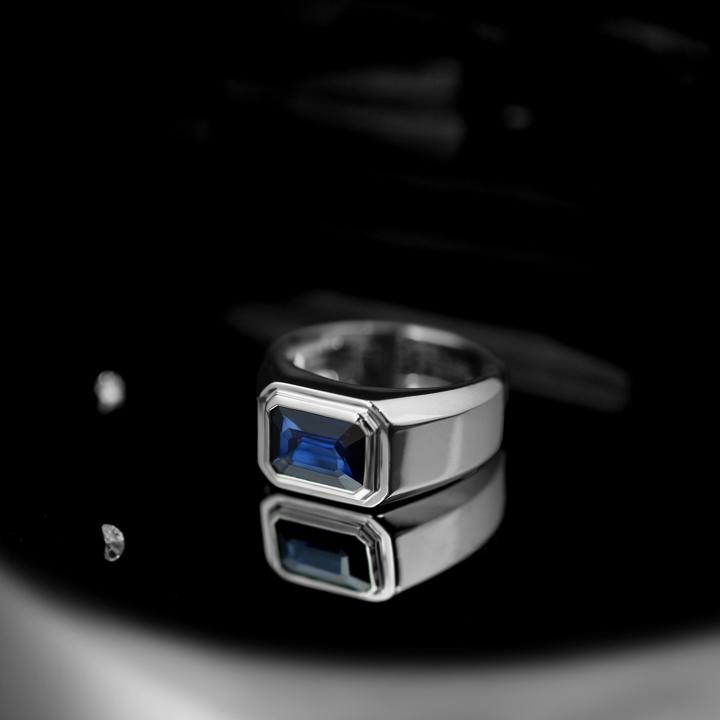 T.02 Blue Sapphire Ring