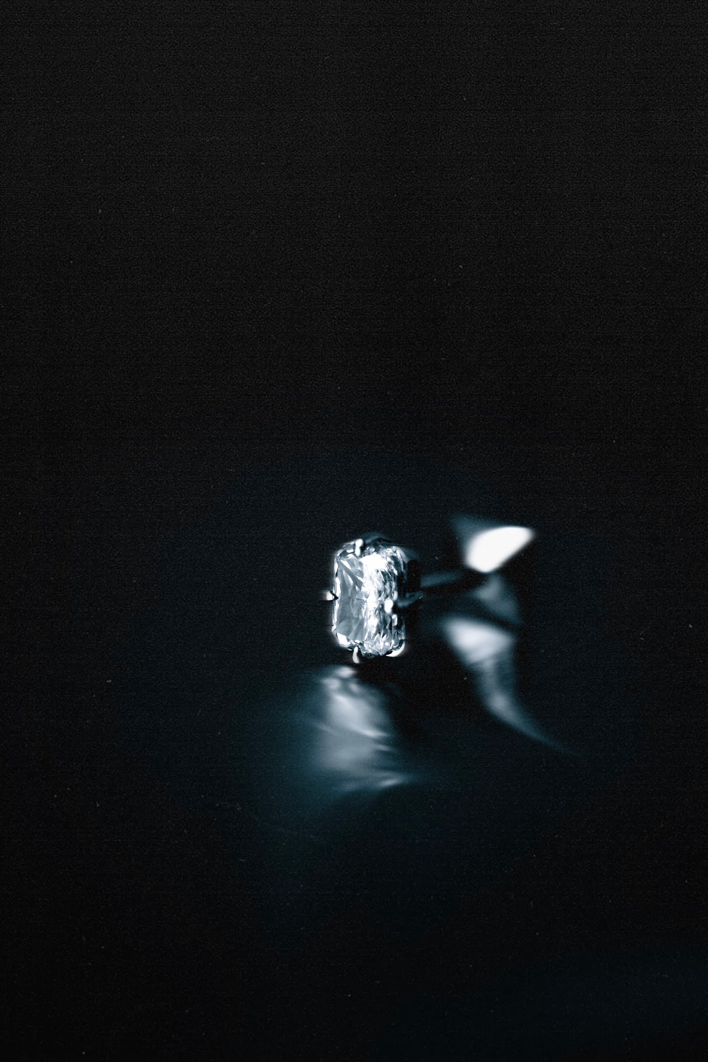 Kai Radiant Threaded Stud