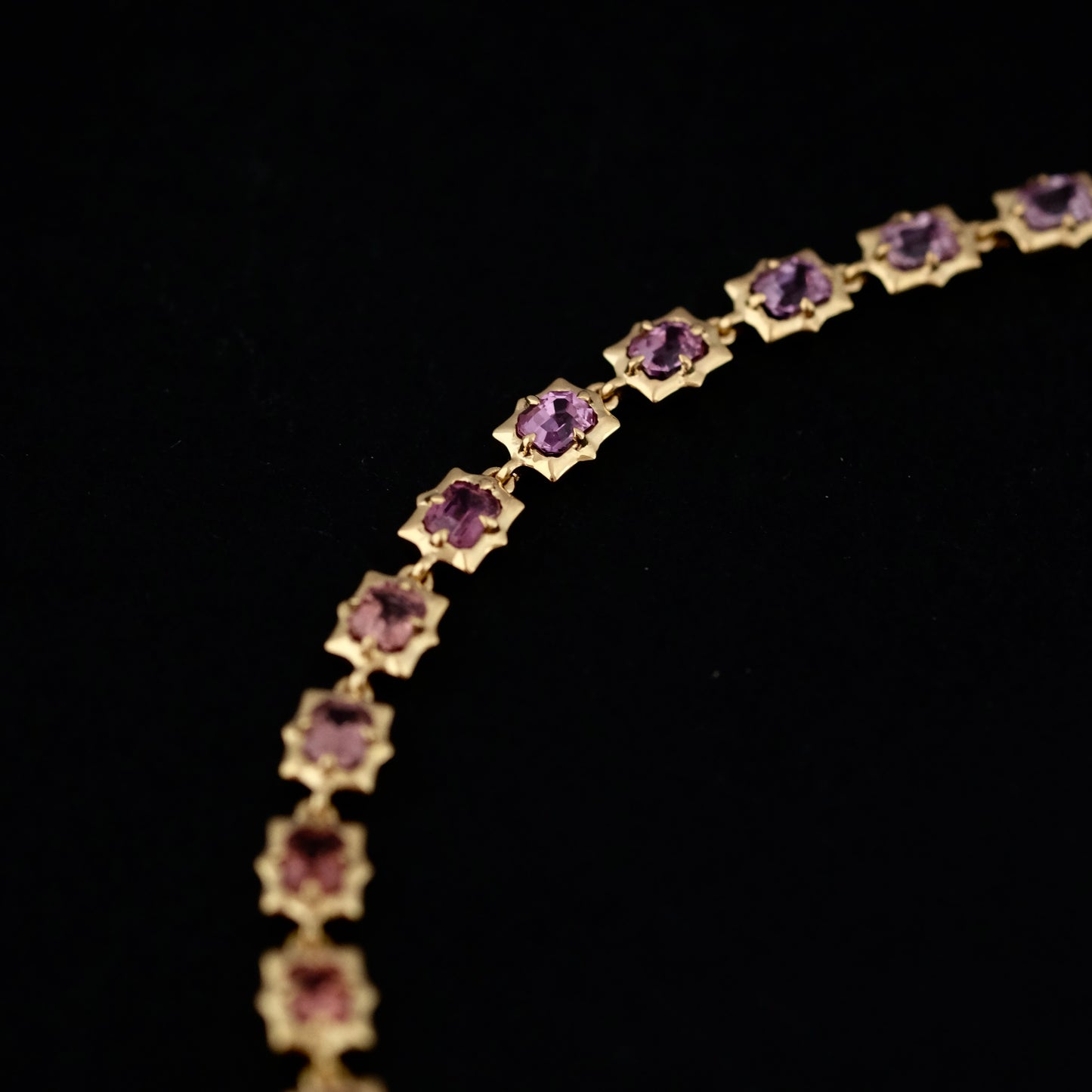 สร้อยข้อมือสปิเนลหลากสีในทองคำเหลือง 18k